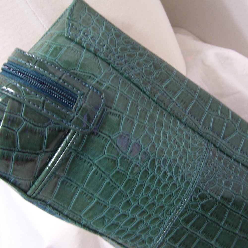 🏵️🏵️ 2/$15 🏵️🏵️ Unlisted Vegan Croc Green Clutch Bag. NWOT - Picture 5 of 6